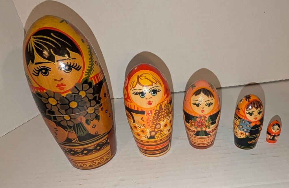 Beautiful Russian Hand Painted Wooden Nesting Dolls Set 5 Made in USSR Rare